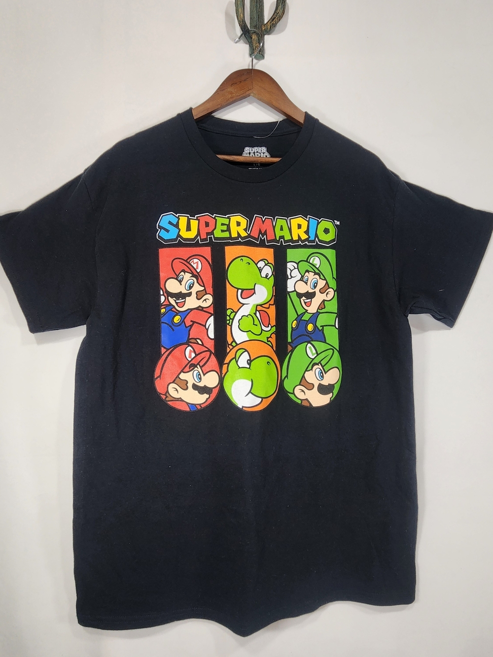 Super Mario Men's Large Black T-Shirt Pixel Art Mario Yoshi Luigi Graphic Tee
